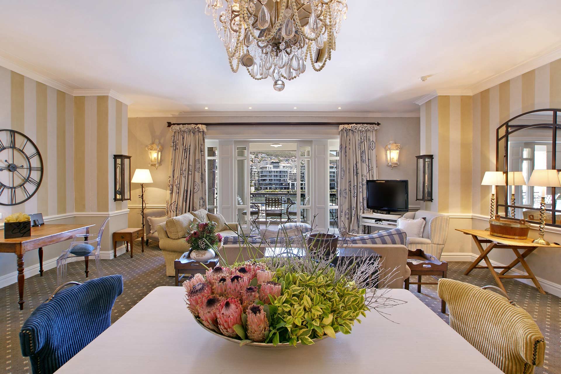 Fairmont Cape Grace Suite