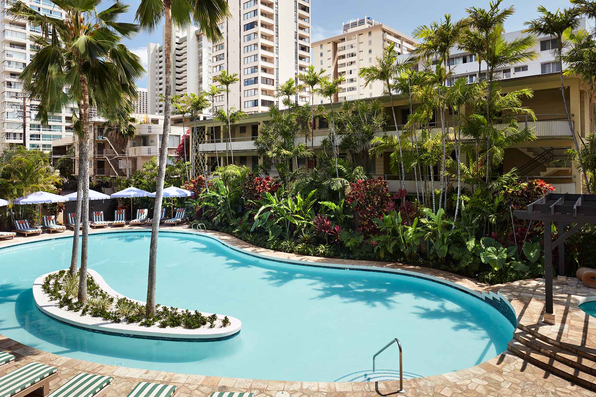 Wayfinder Waikiki Pool